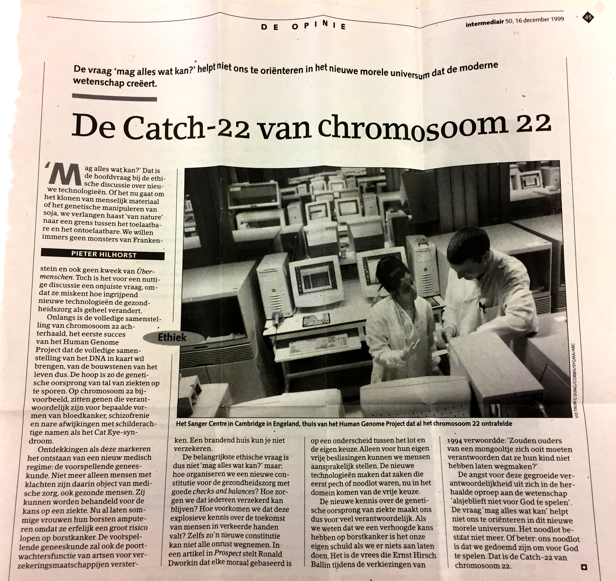 newspaper clipping in Dutch featuring the title: "De Catch-22 van chromosoom 22"